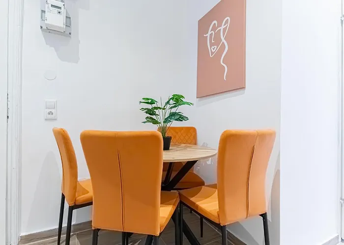 דירה Comfy 1br In Great Location Ideal For Long