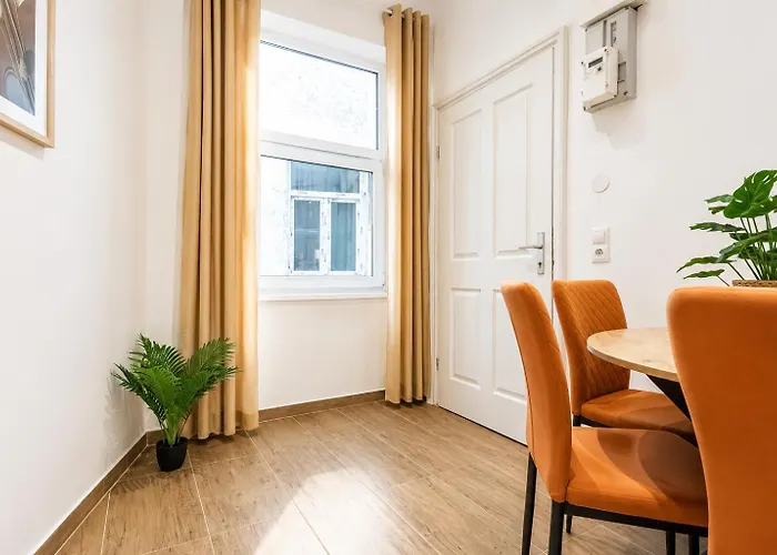 Comfy 1br In Great Location Ideal For Long Apartment Vienna